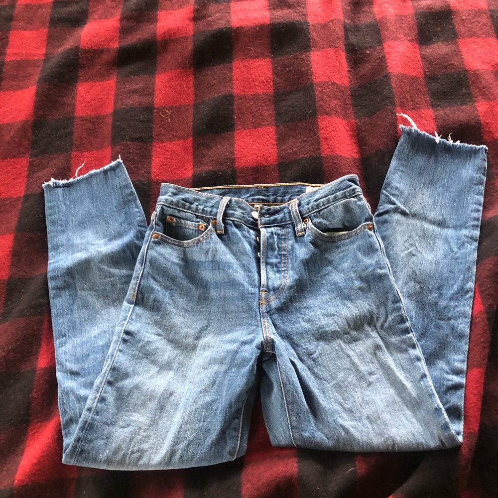 Levi’s wedgie ankle fit size 25